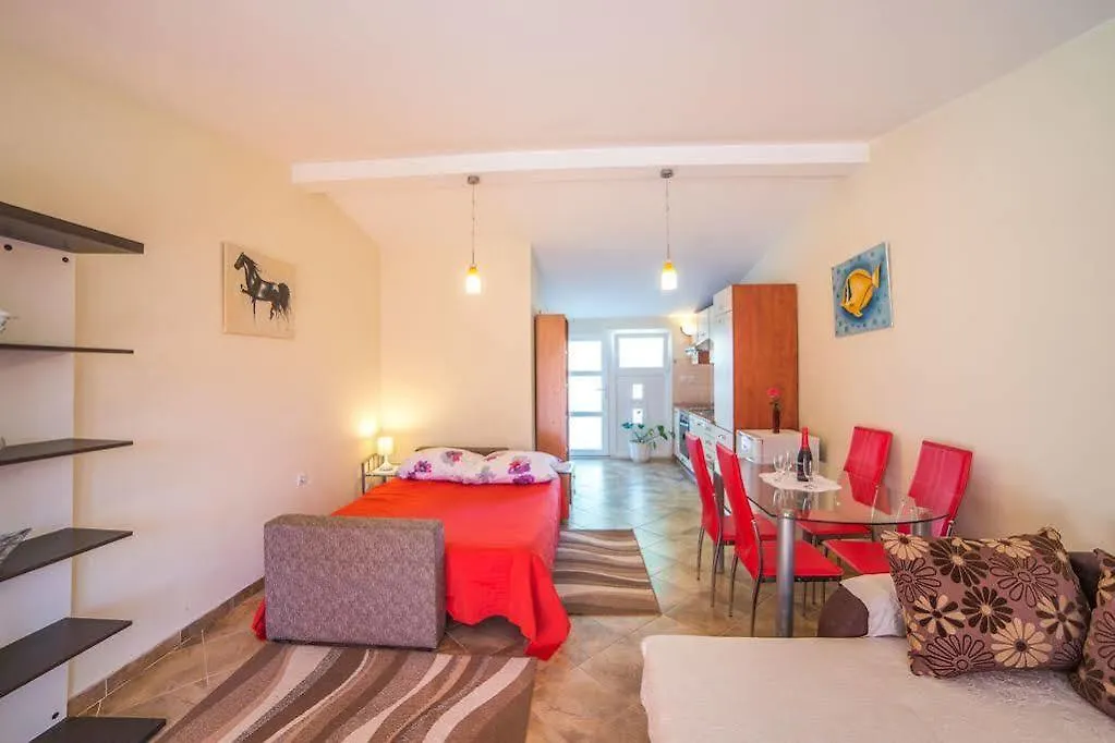 *** Konukevi Apartments Betty Borik Rovinj Hırvatistan